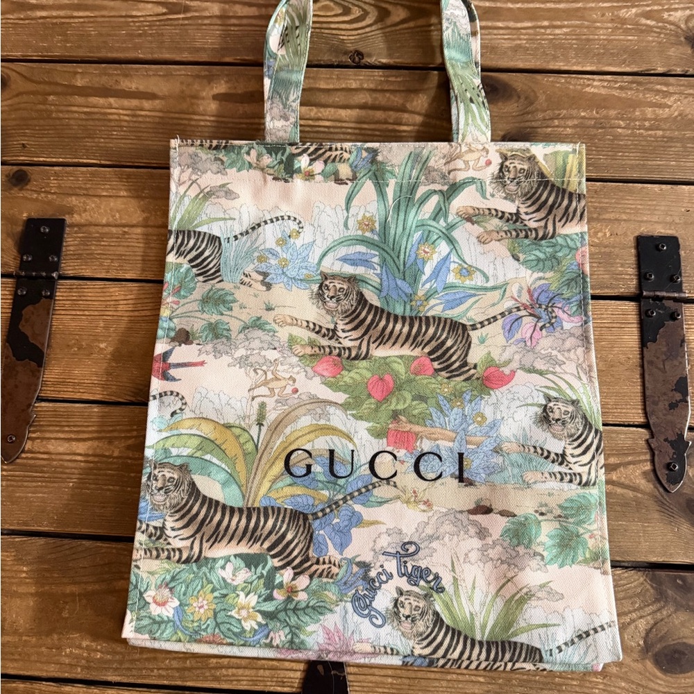 Gucci Jungle Print Canvas Tote - Picture 2 of 4